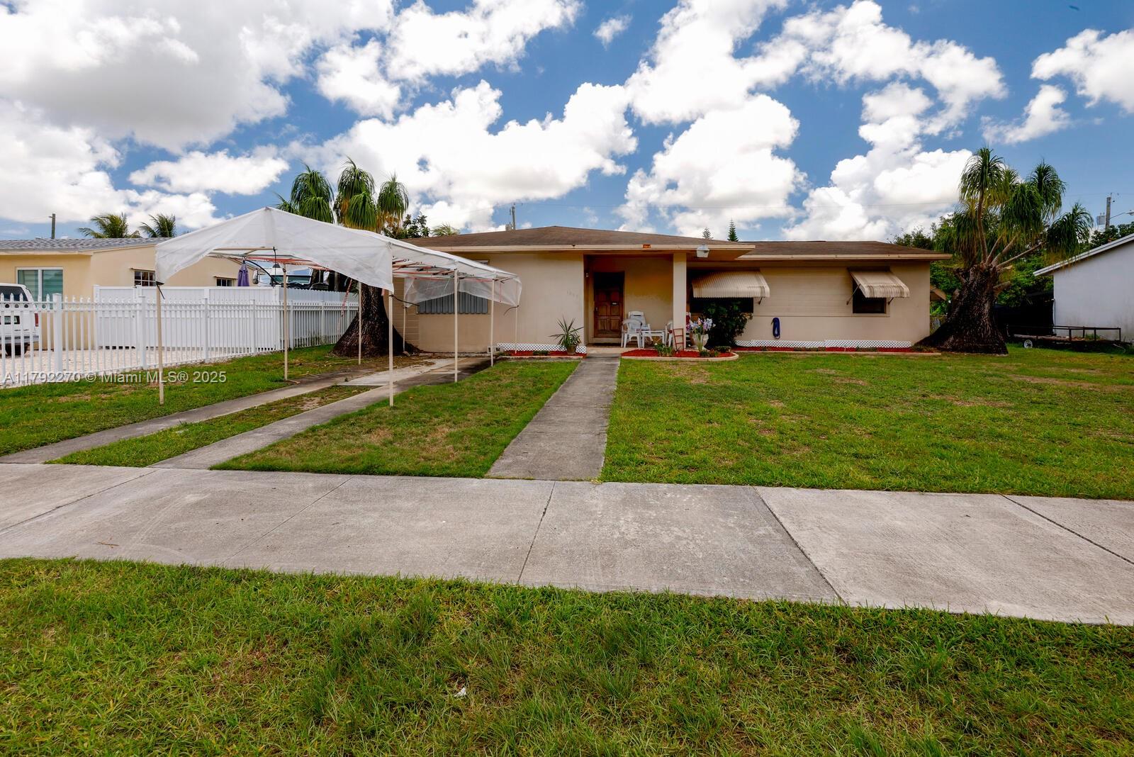 1005 Ne 13th Ave, Homestead, Miami-Dade County, Florida - 3 Bedrooms  
2 Bathrooms - 