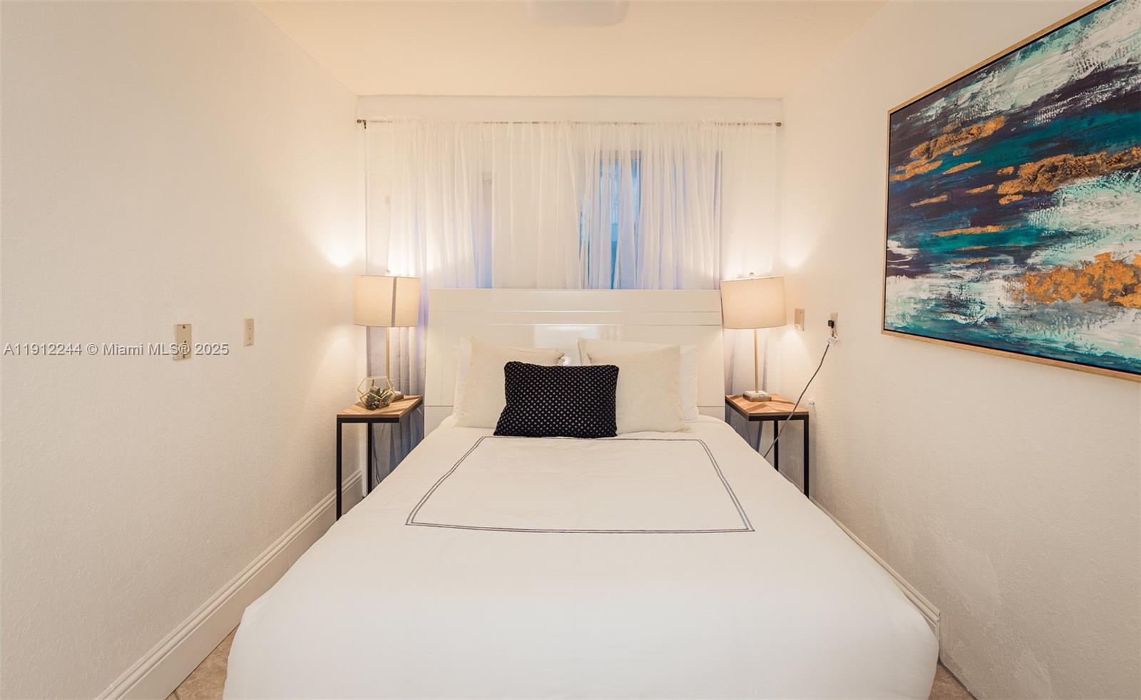 HOLLYWOOD CENTRAL BEACH - Residential Lease