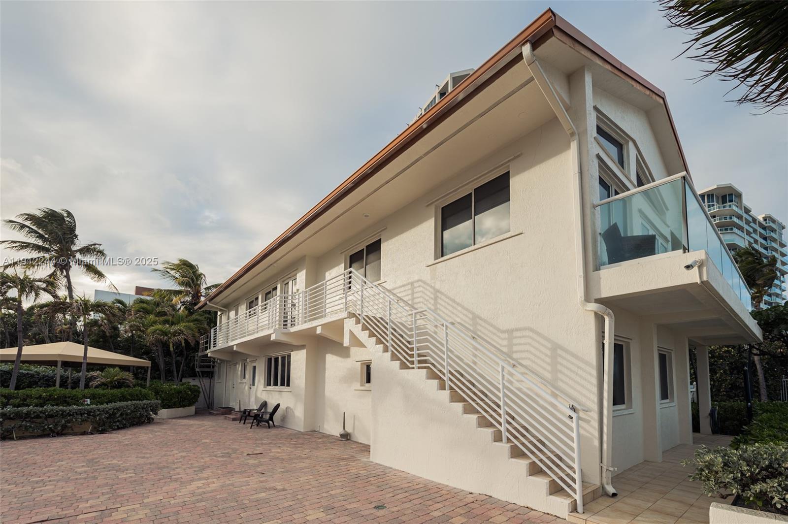 HOLLYWOOD CENTRAL BEACH - Residential Lease