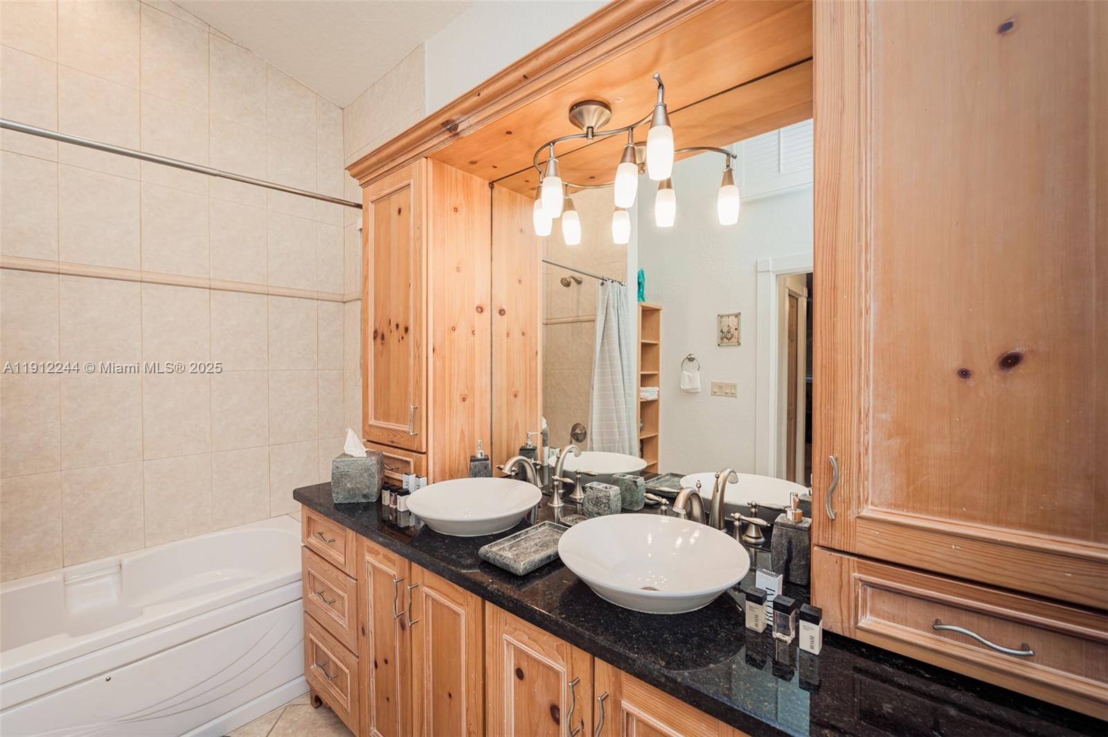 HOLLYWOOD CENTRAL BEACH - Residential Lease