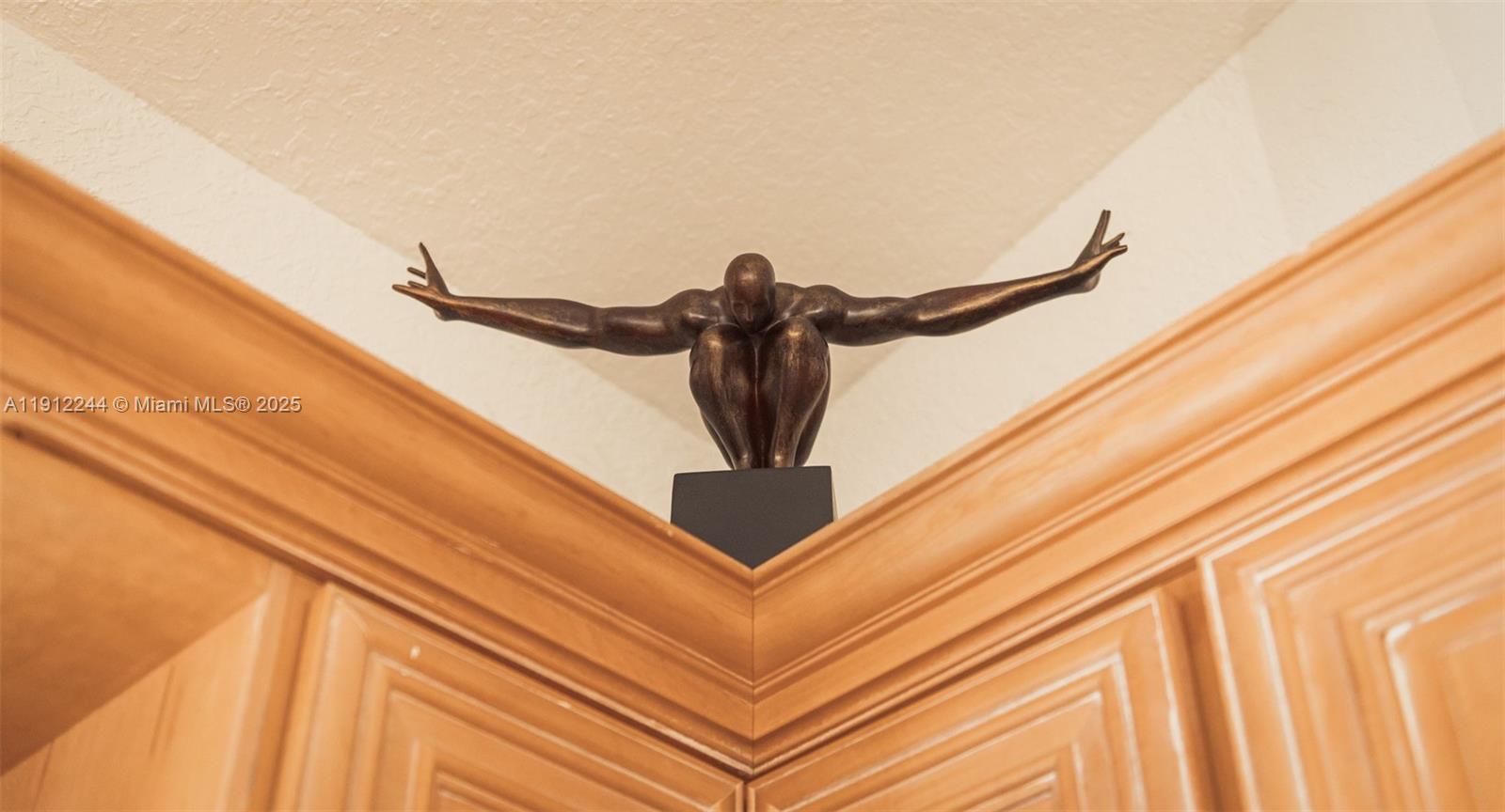 HOLLYWOOD CENTRAL BEACH - Residential Lease