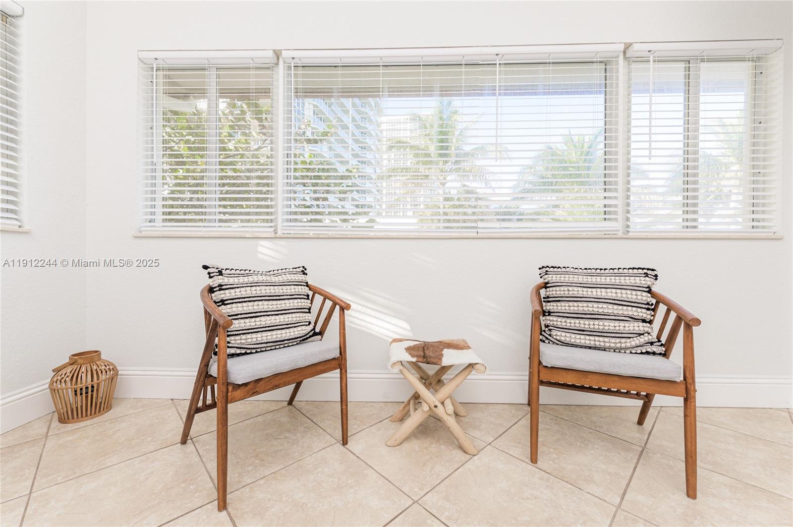 HOLLYWOOD CENTRAL BEACH - Residential Lease