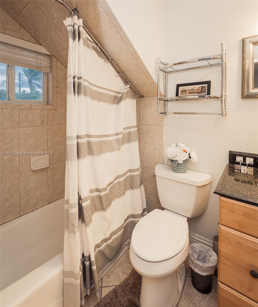 HOLLYWOOD CENTRAL BEACH - Residential Lease