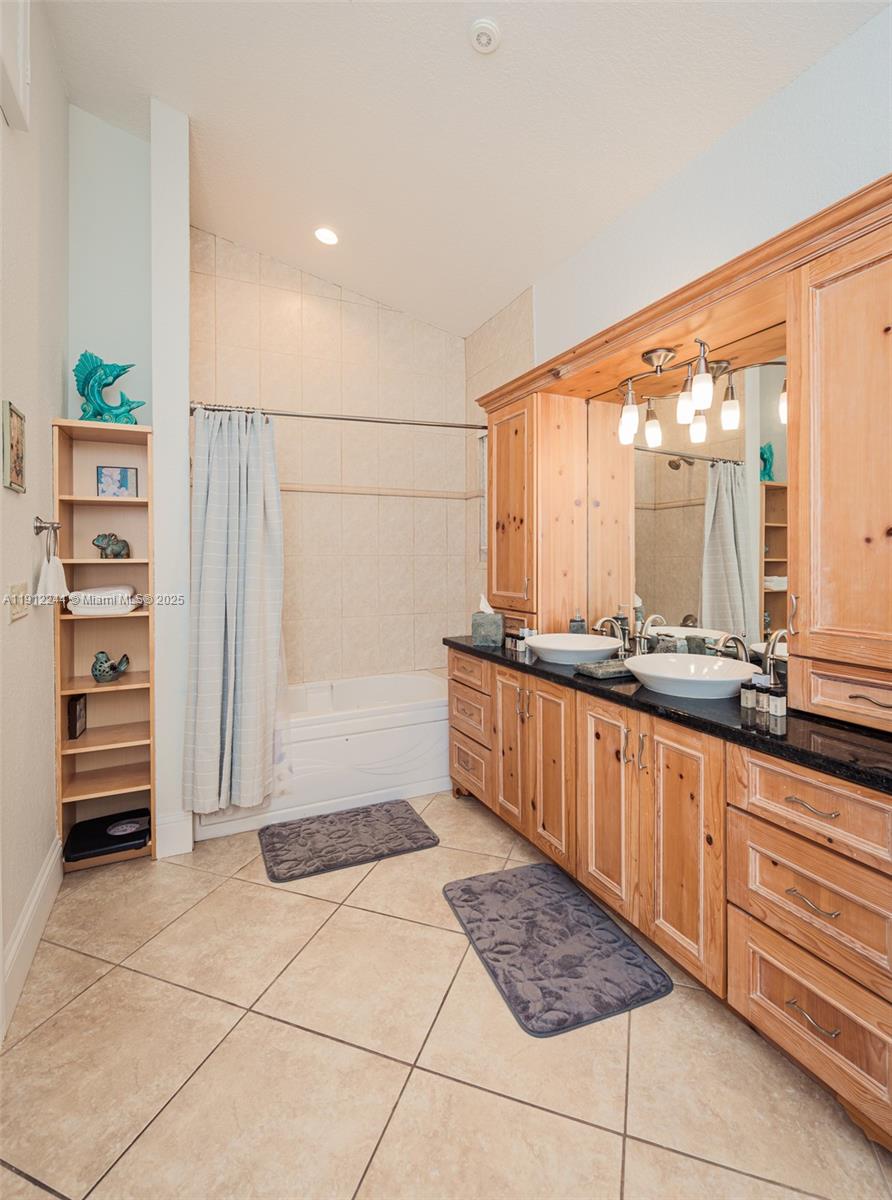 HOLLYWOOD CENTRAL BEACH - Residential Lease