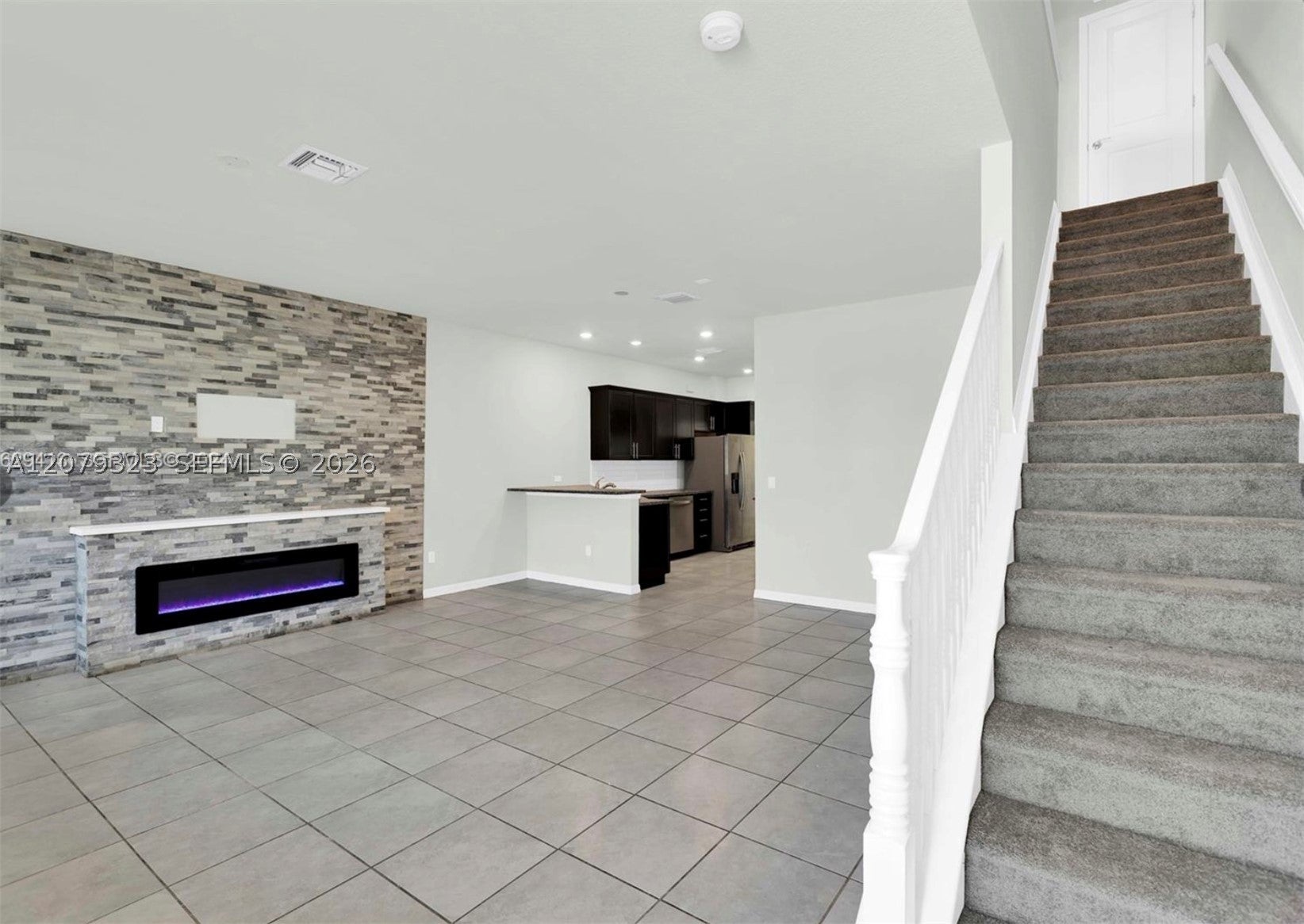 1240 Eucalyptus Dr 2