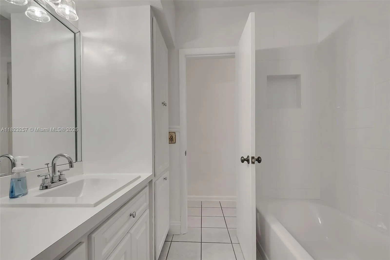 Pinecrest, Florida 33156, United States, 5 Bedrooms Bedrooms, ,3 BathroomsBathrooms,Residential,Active,152854