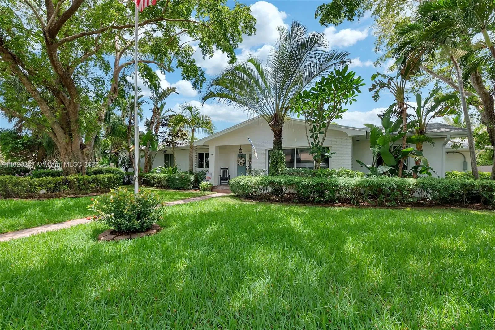 Pinecrest, Florida 33156, United States, 5 Bedrooms Bedrooms, ,3 BathroomsBathrooms,Residential,Active,152854