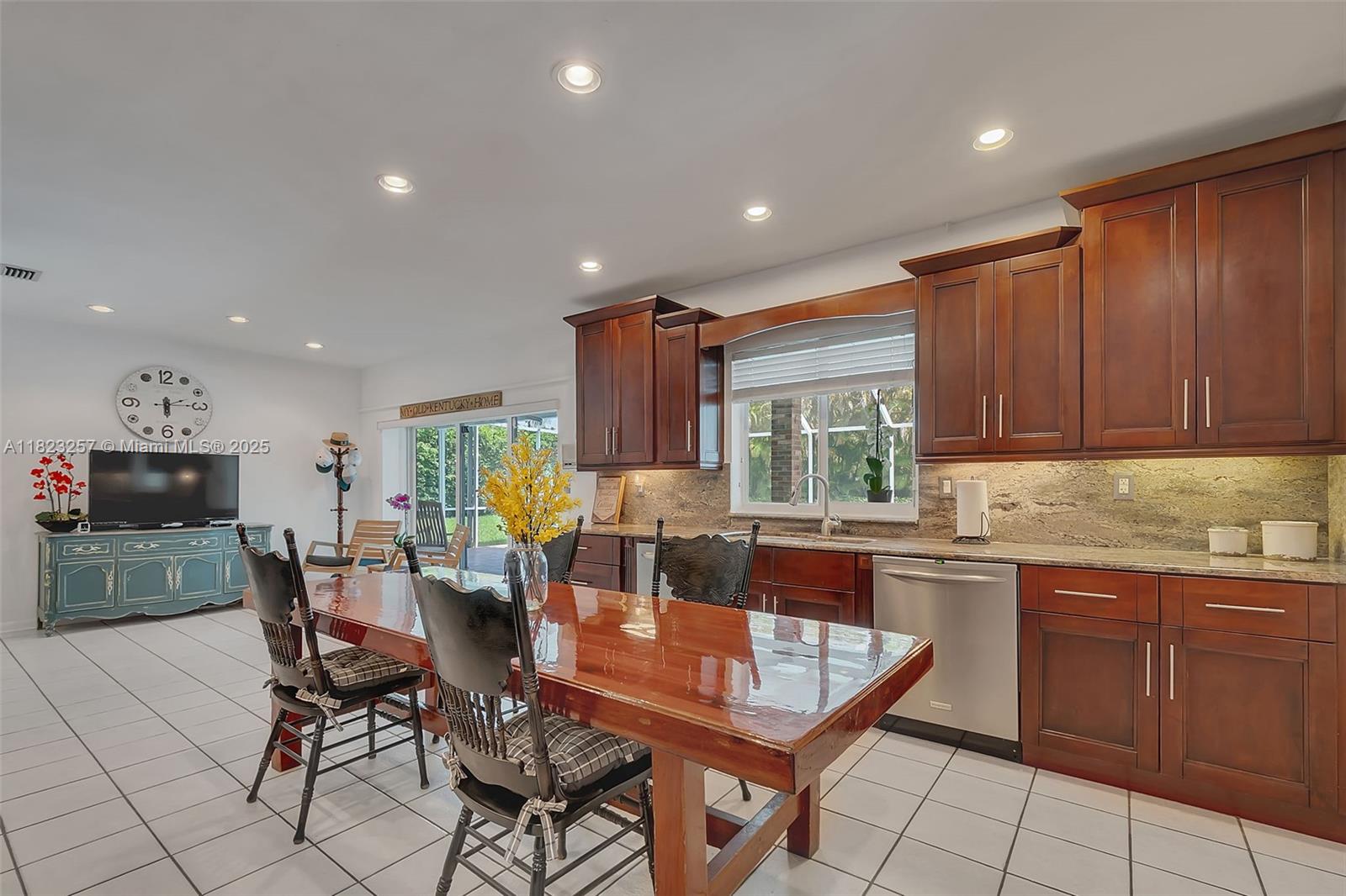 HALLMARK HGTS ESTS 7TH AD - Residential