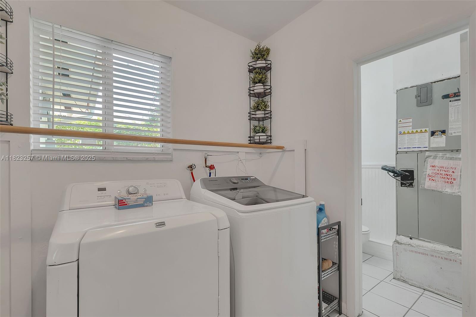 HALLMARK HGTS ESTS 7TH AD - Residential