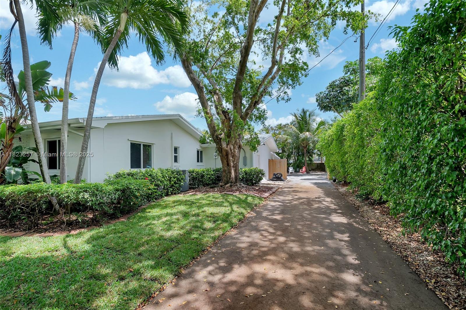 HALLMARK HGTS ESTS 7TH AD - Residential