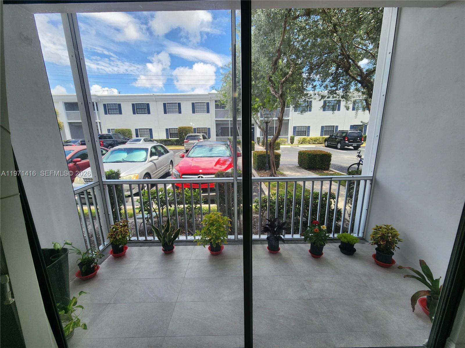 160 Cypress Club Dr 608