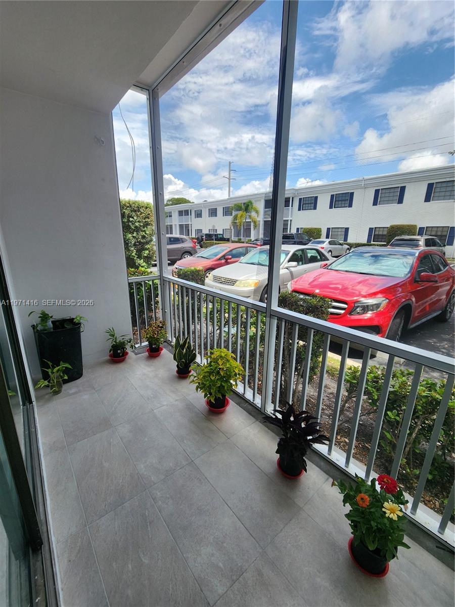 160 Cypress Club Dr 608