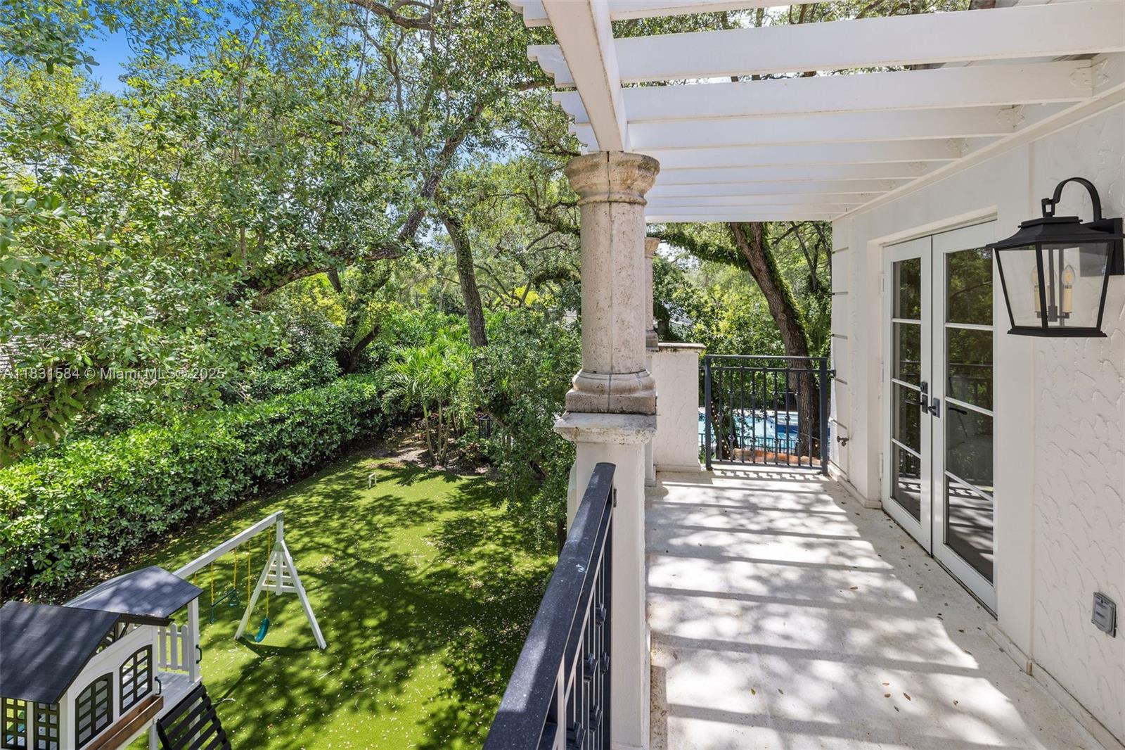CORAL GABLES BISC BAY SEC - Residential