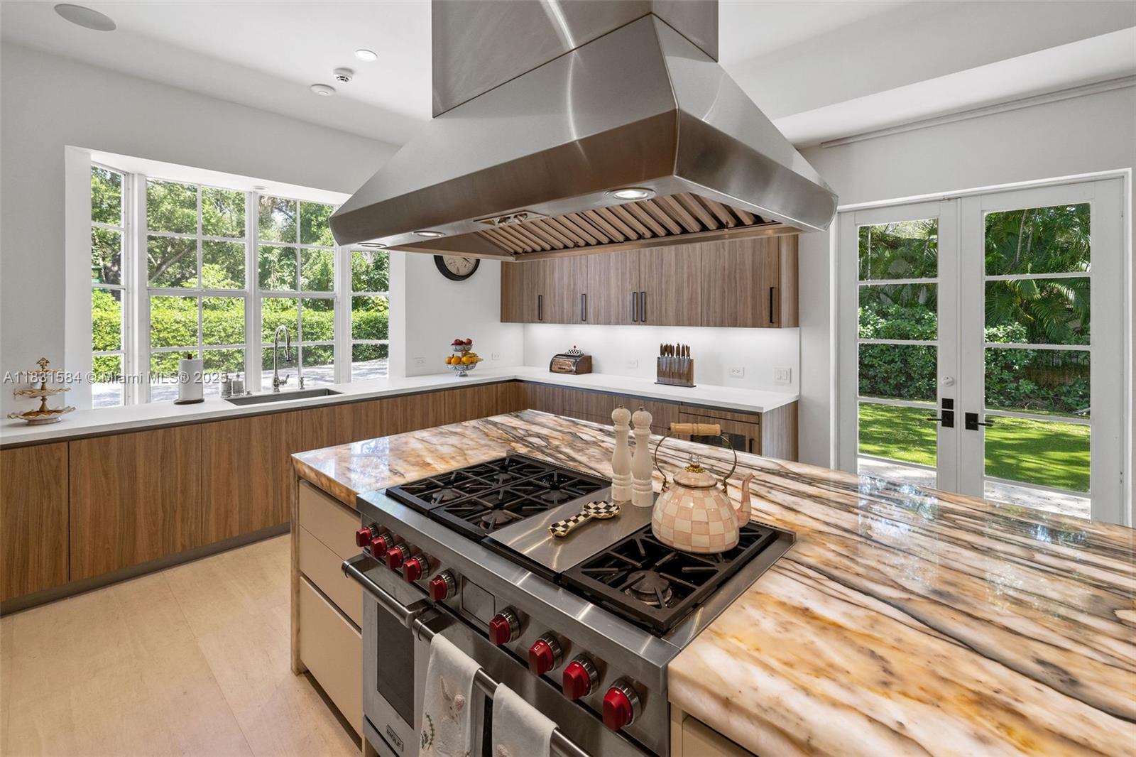 CORAL GABLES BISC BAY SEC - Residential