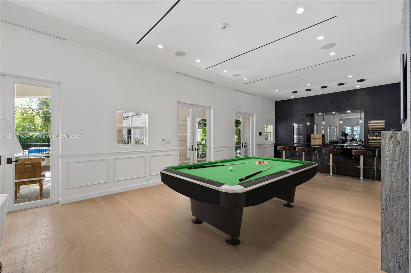 CORAL GABLES BISC BAY SEC - Residential