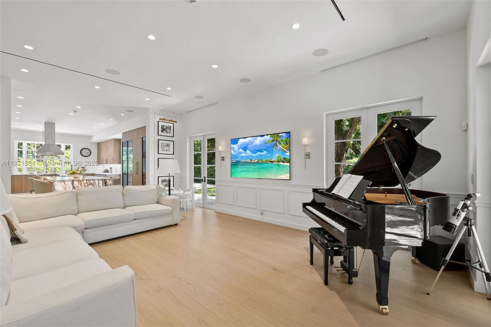 CORAL GABLES BISC BAY SEC - Residential