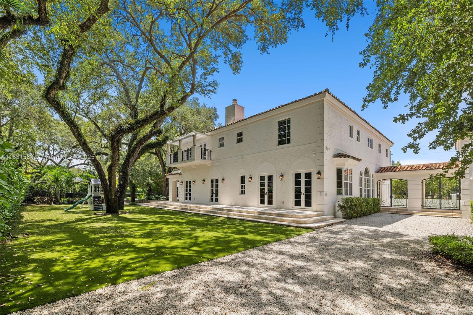 CORAL GABLES BISC BAY SEC - Residential
