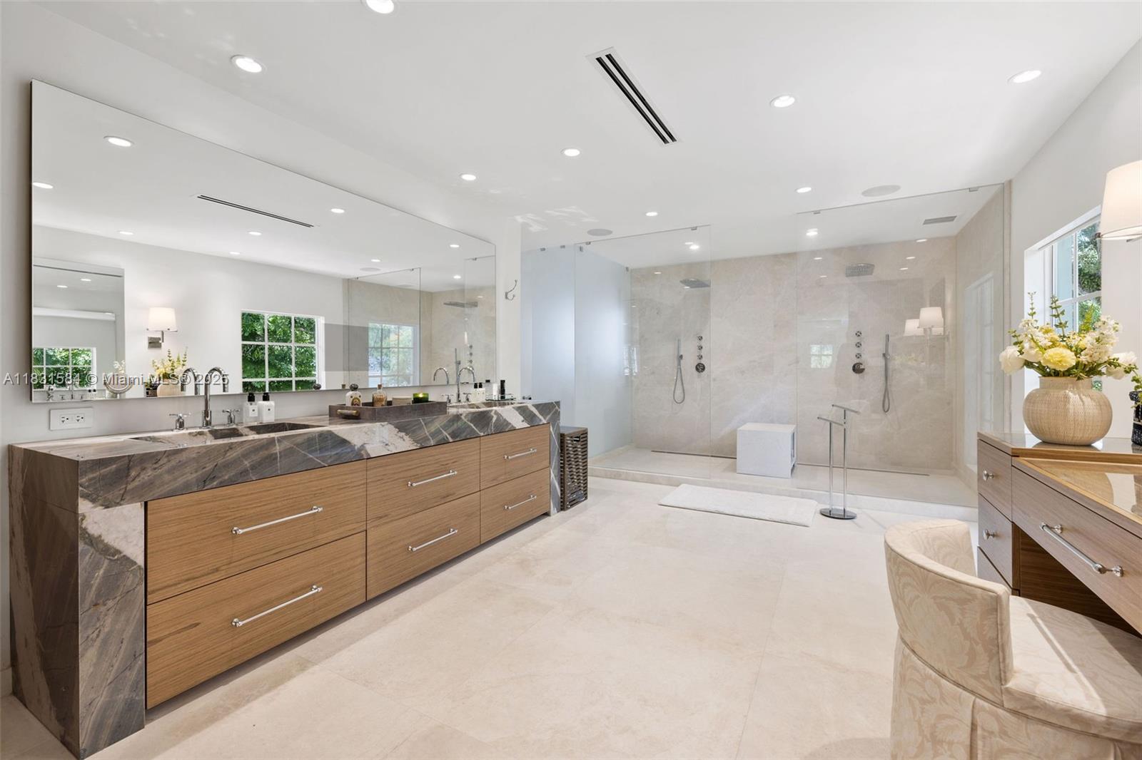 CORAL GABLES BISC BAY SEC - Residential