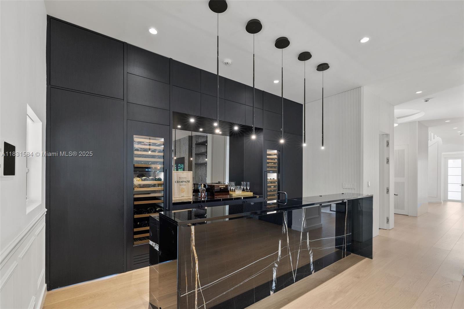 CORAL GABLES BISC BAY SEC - Residential
