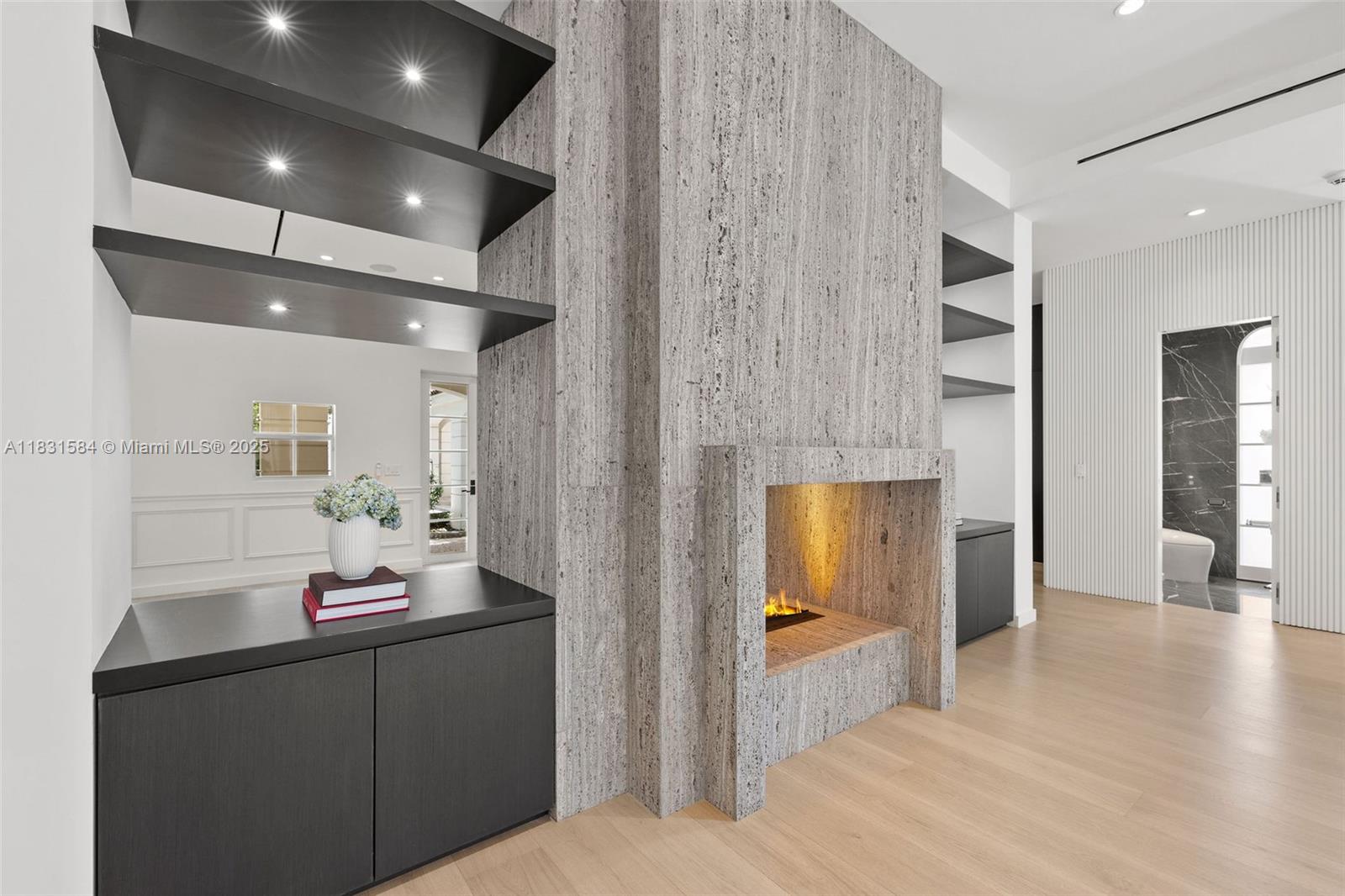 CORAL GABLES BISC BAY SEC - Residential