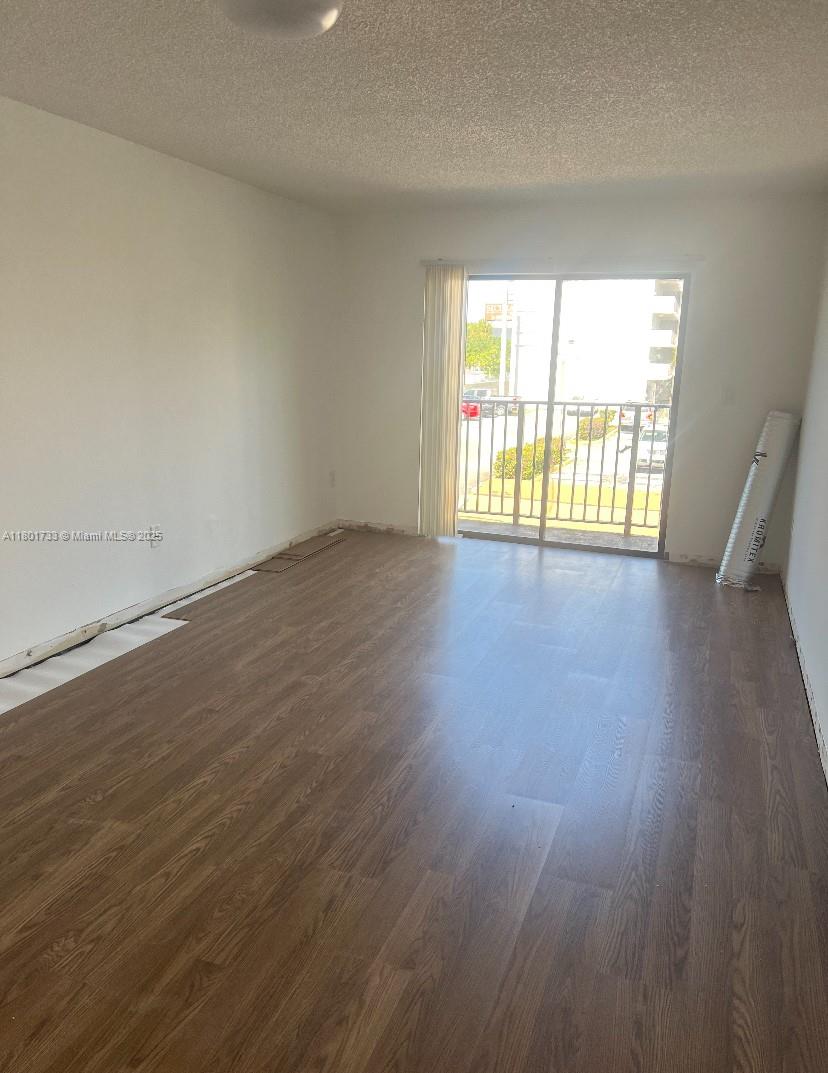 Rental Property at 6141 W 22nd Ct 207, Hialeah, Miami-Dade County, Florida - Bedrooms: 3 
Bathrooms: 7.5  - $2,600 MO.