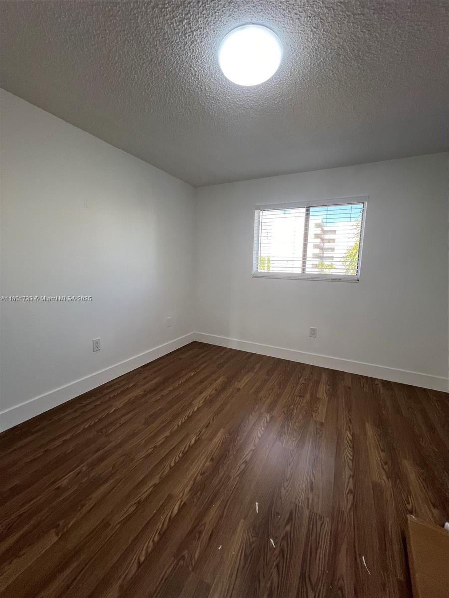 Rental Property at 6141 W 22nd Ct 207, Hialeah, Miami-Dade County, Florida - Bedrooms: 3 
Bathrooms: 2  - $2,600 MO.