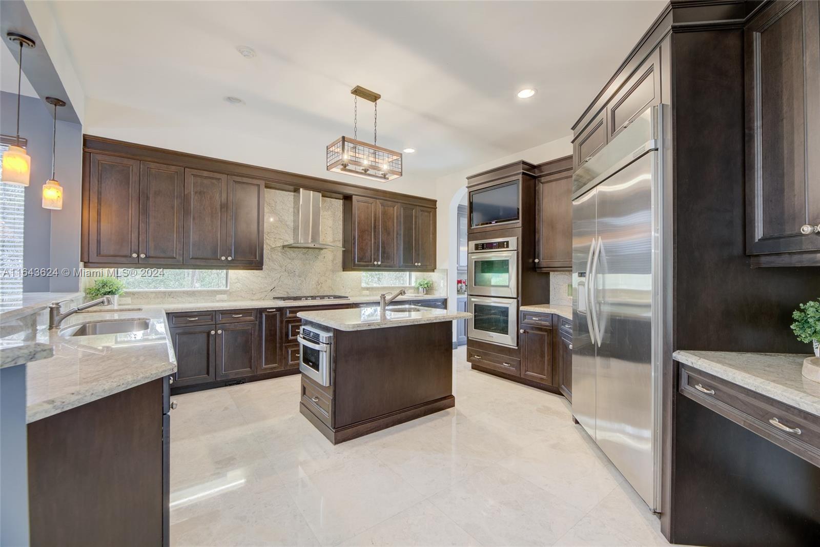 VISTA LAKES - Residential