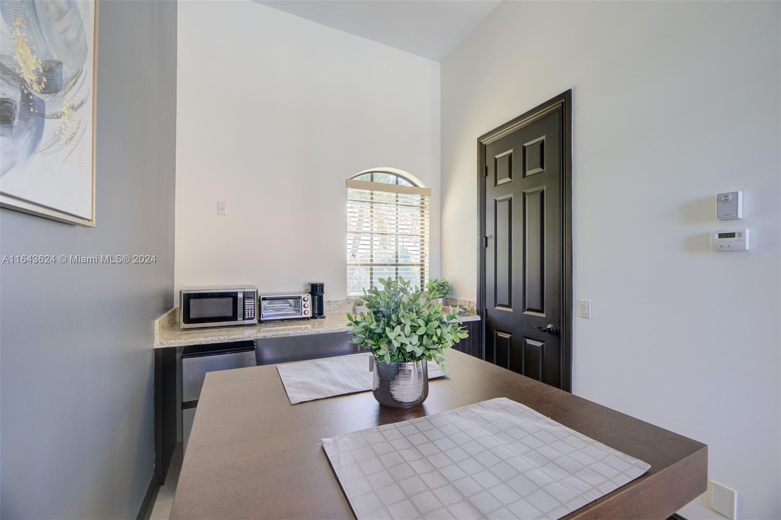 VISTA LAKES - Residential