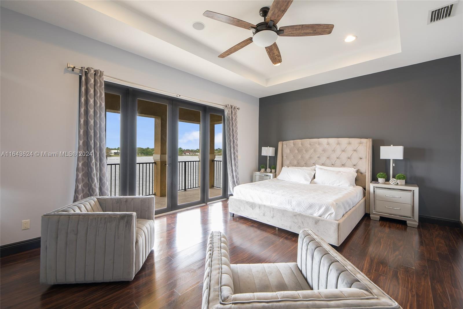 VISTA LAKES - Residential