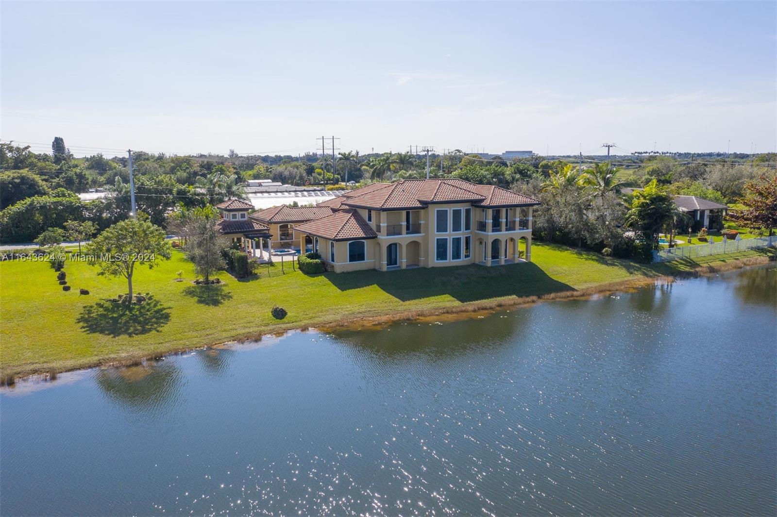 VISTA LAKES - Residential