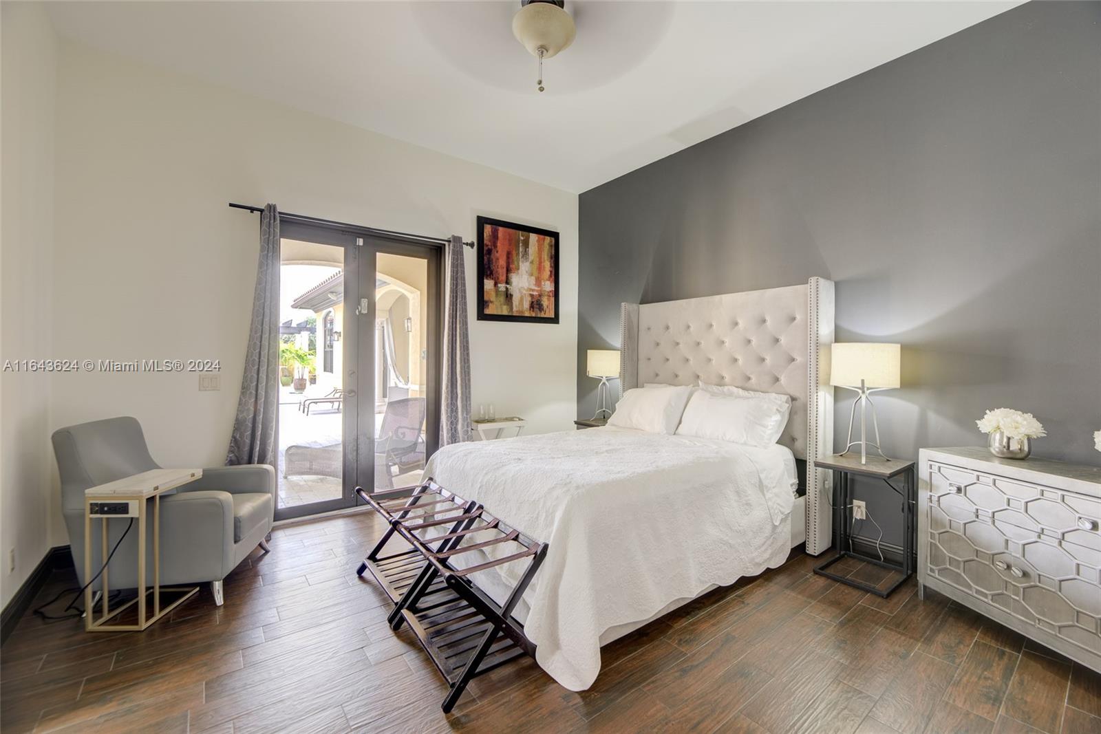 VISTA LAKES - Residential