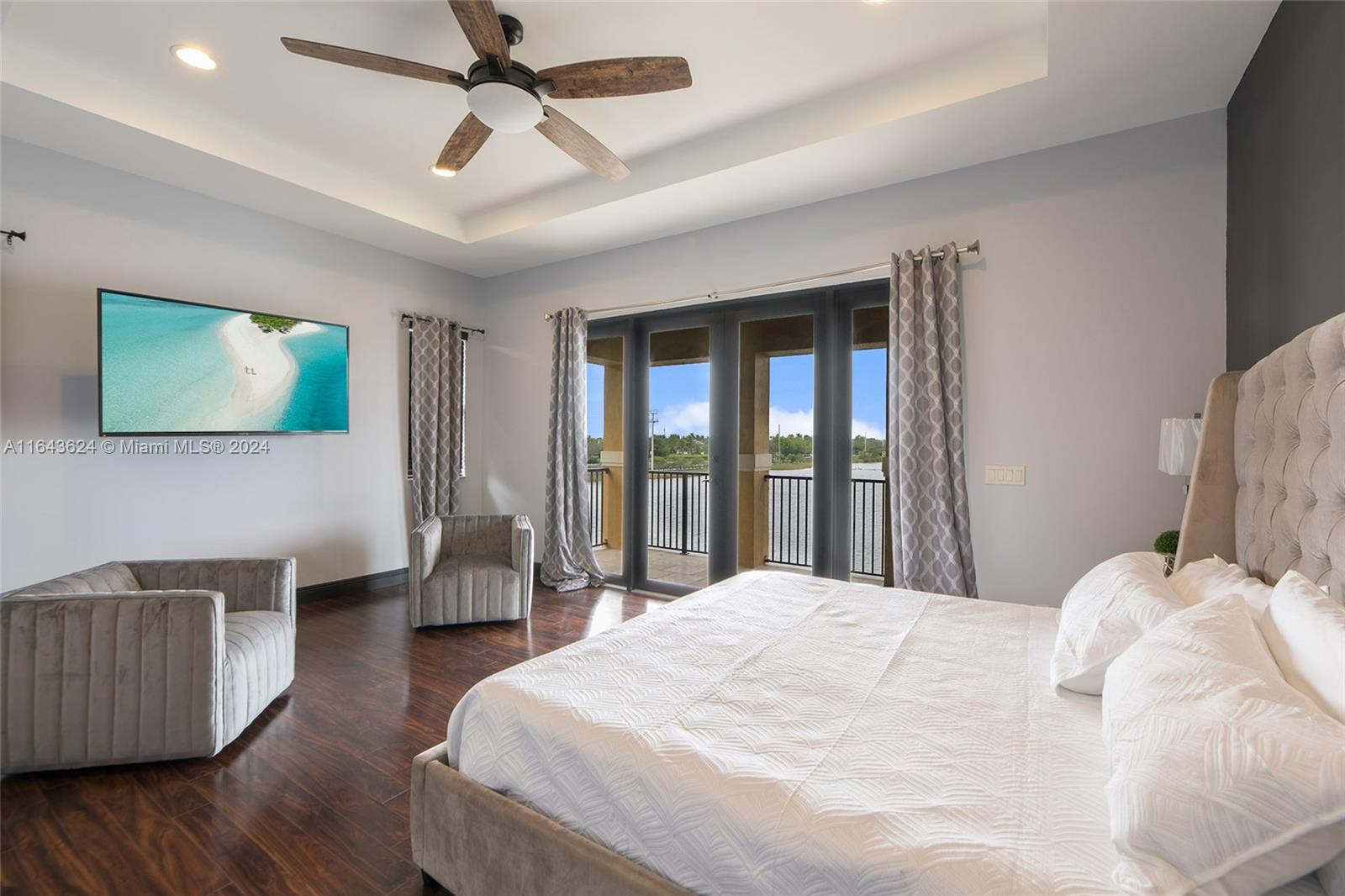 VISTA LAKES - Residential