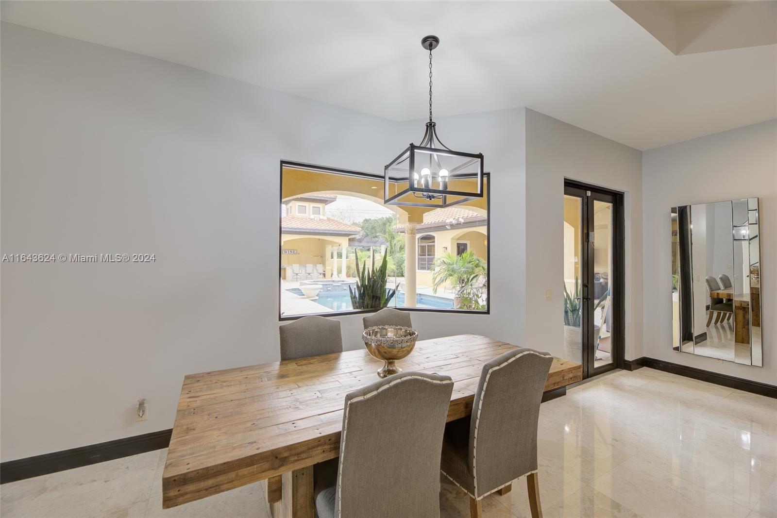 VISTA LAKES - Residential