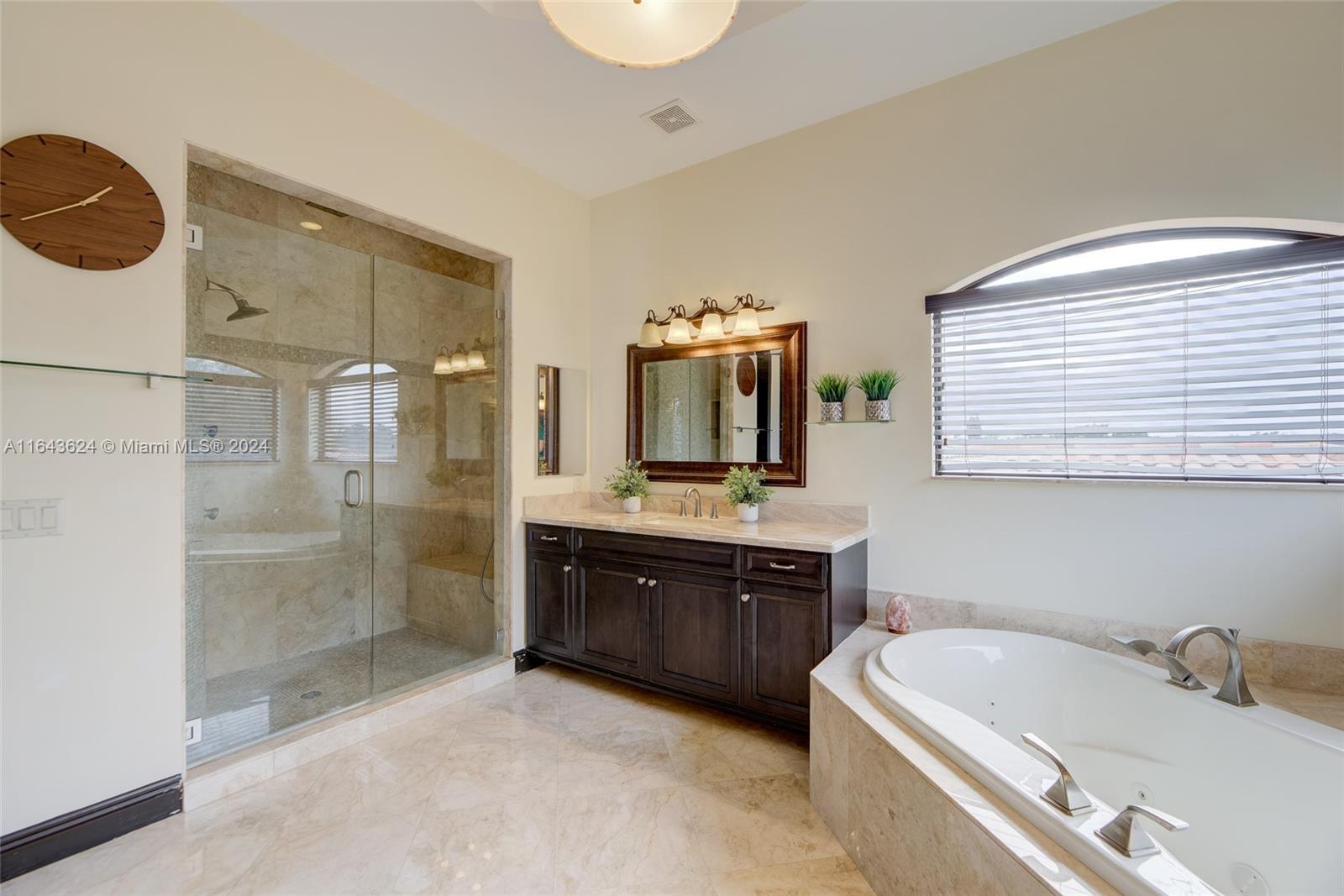 VISTA LAKES - Residential