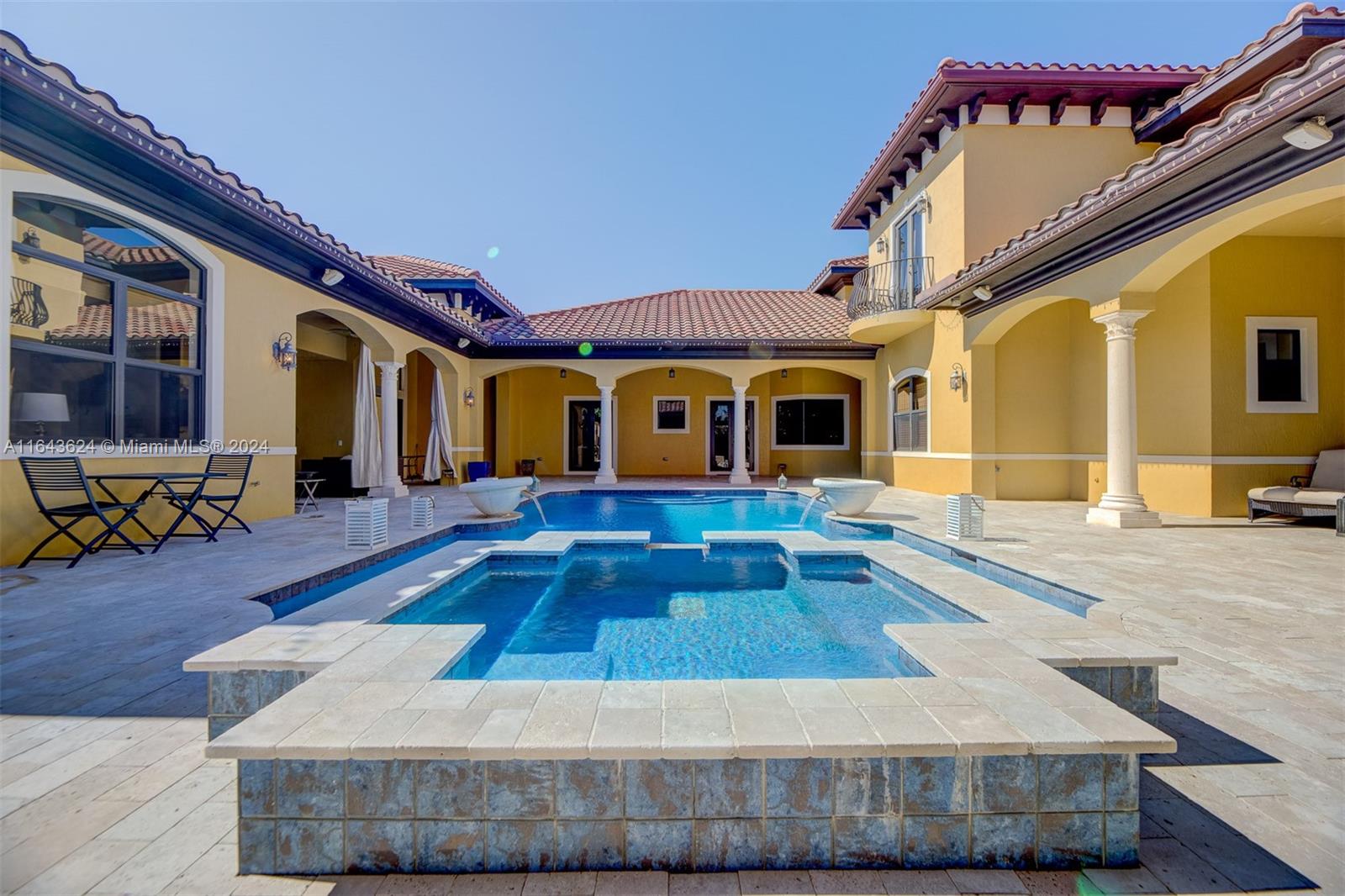 VISTA LAKES - Residential