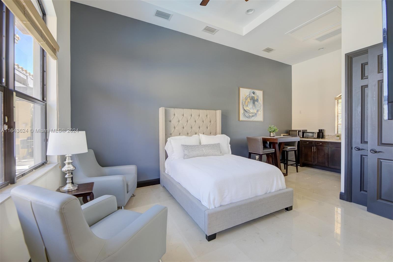 VISTA LAKES - Residential