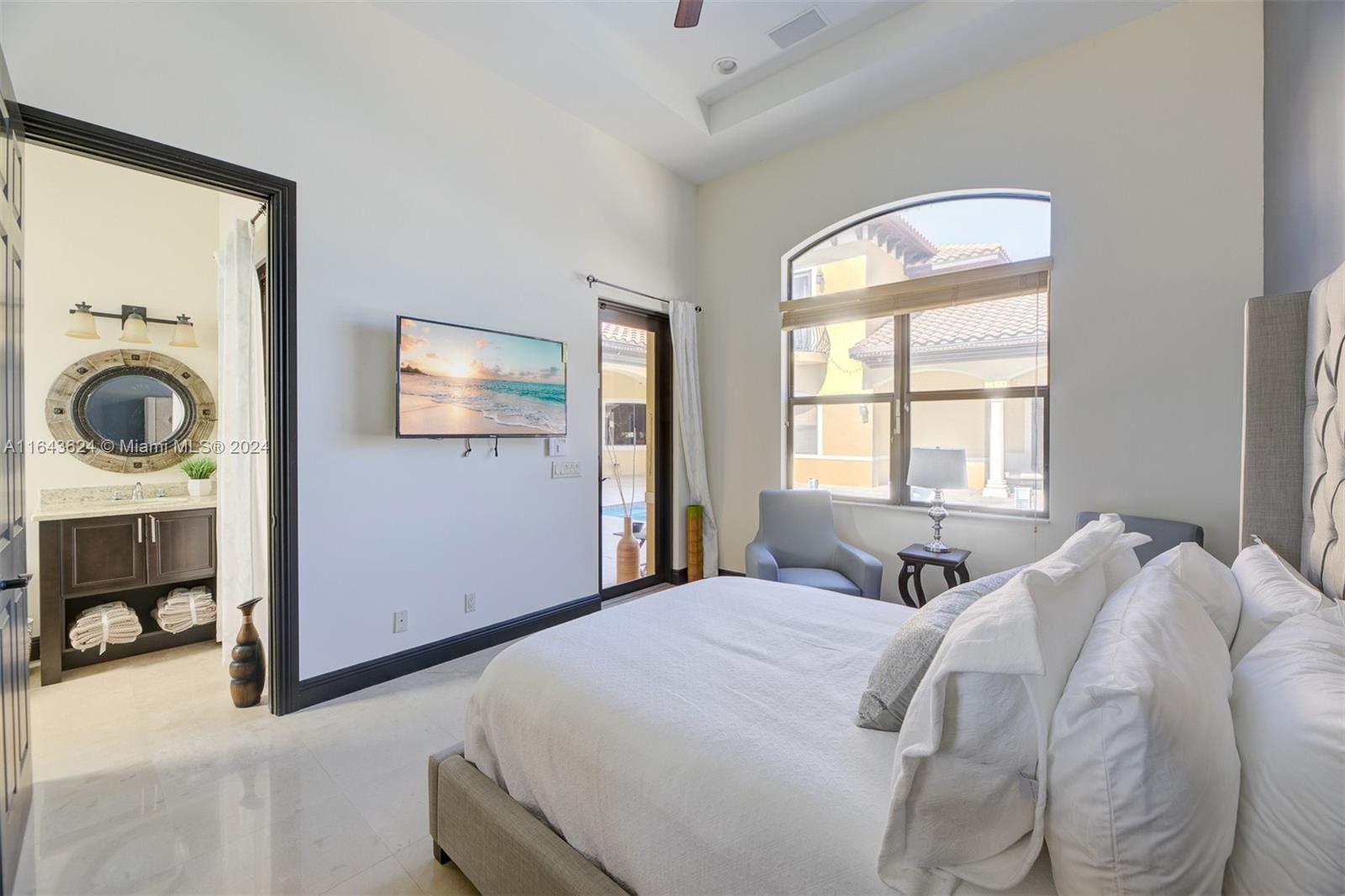 VISTA LAKES - Residential