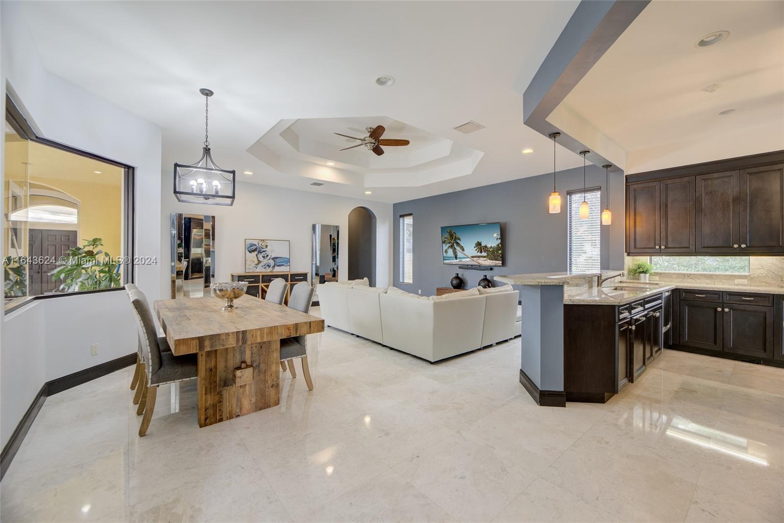 VISTA LAKES - Residential