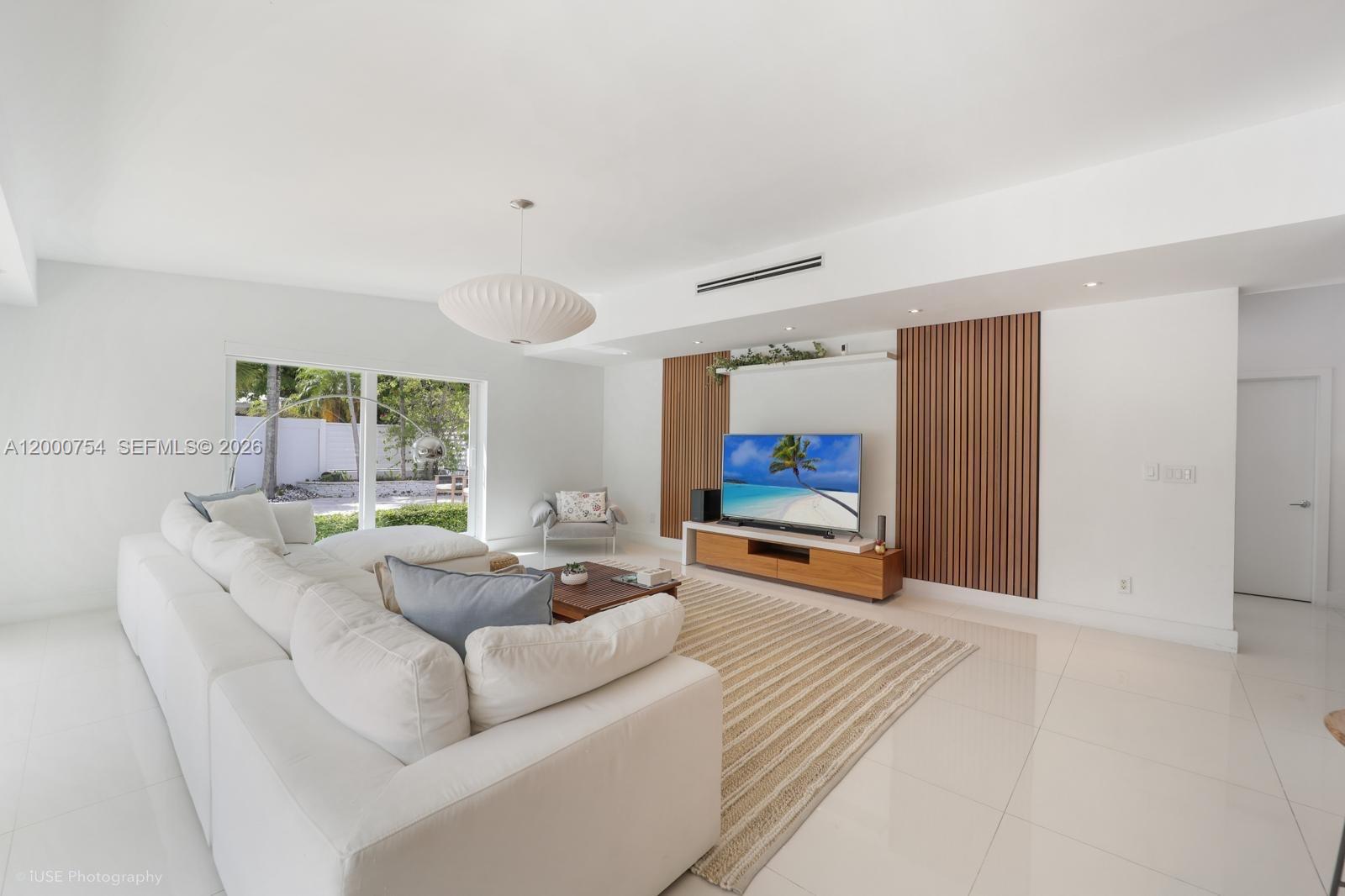 1641 Tigertail Ave N/A