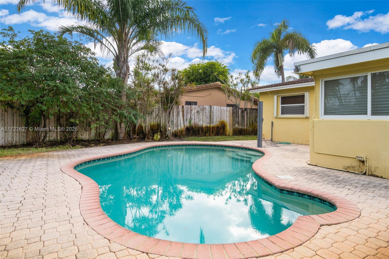 Property for Sale at 4330 Ne 13th Ave, Oakland Park, Miami-Dade County, Florida - Bedrooms: 2 
Bathrooms: 2  - $550,000