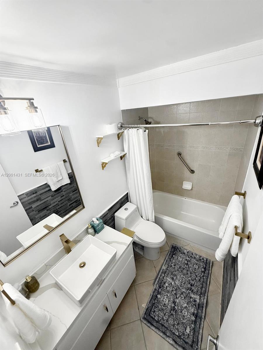 FRENCH QUARTER 3 - Residential Lease