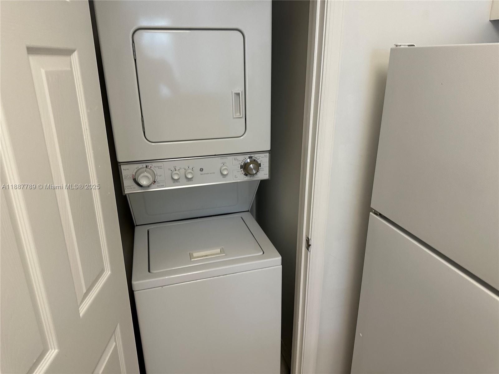 VILLAGE AT ABACOA CONDO - Residential Lease