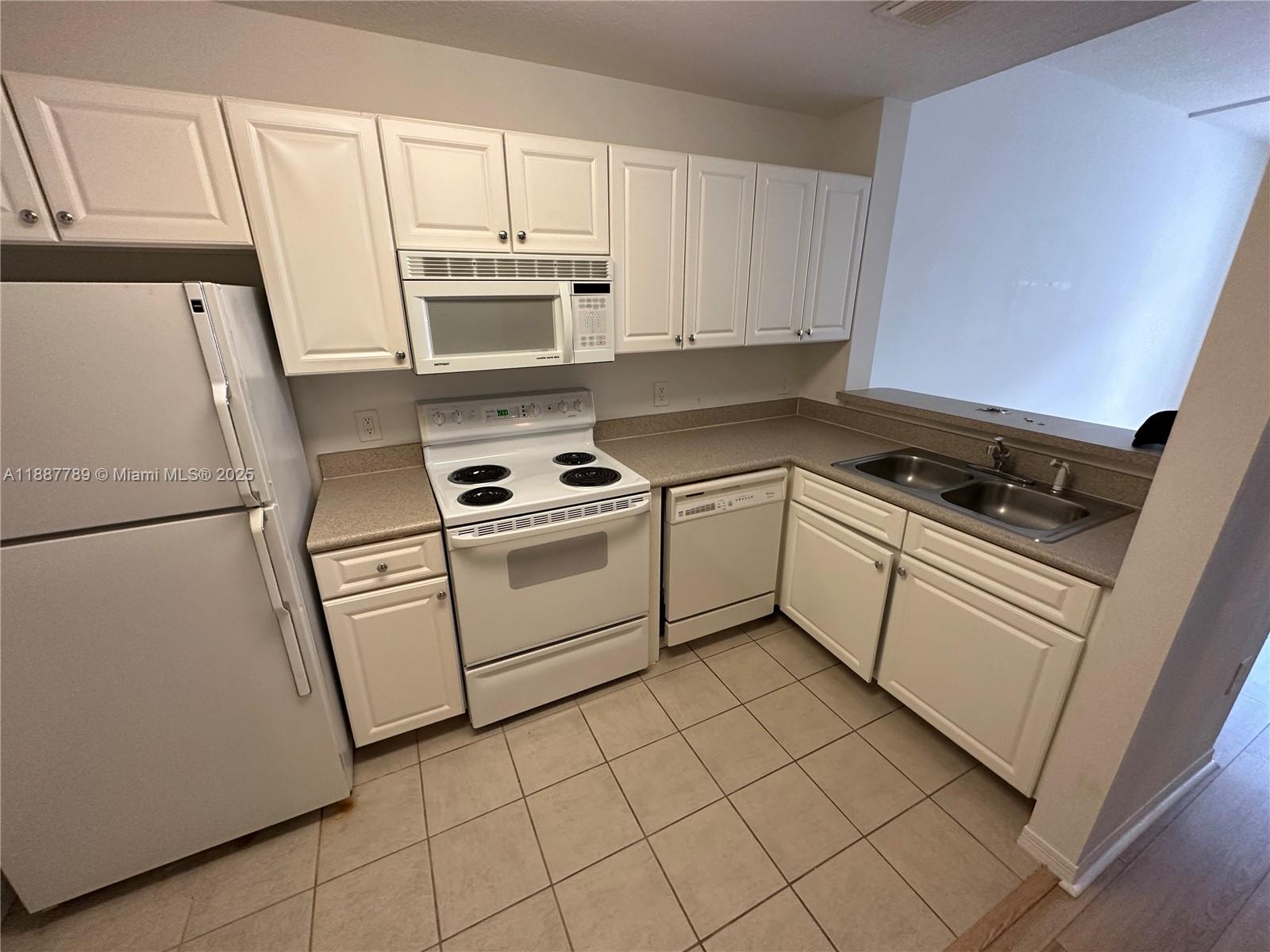 VILLAGE AT ABACOA CONDO - Residential Lease