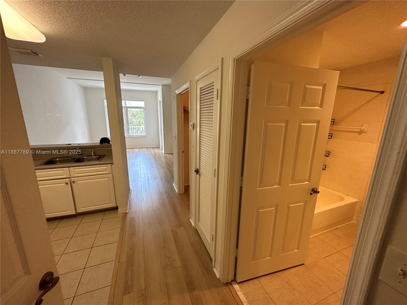 VILLAGE AT ABACOA CONDO - Residential Lease