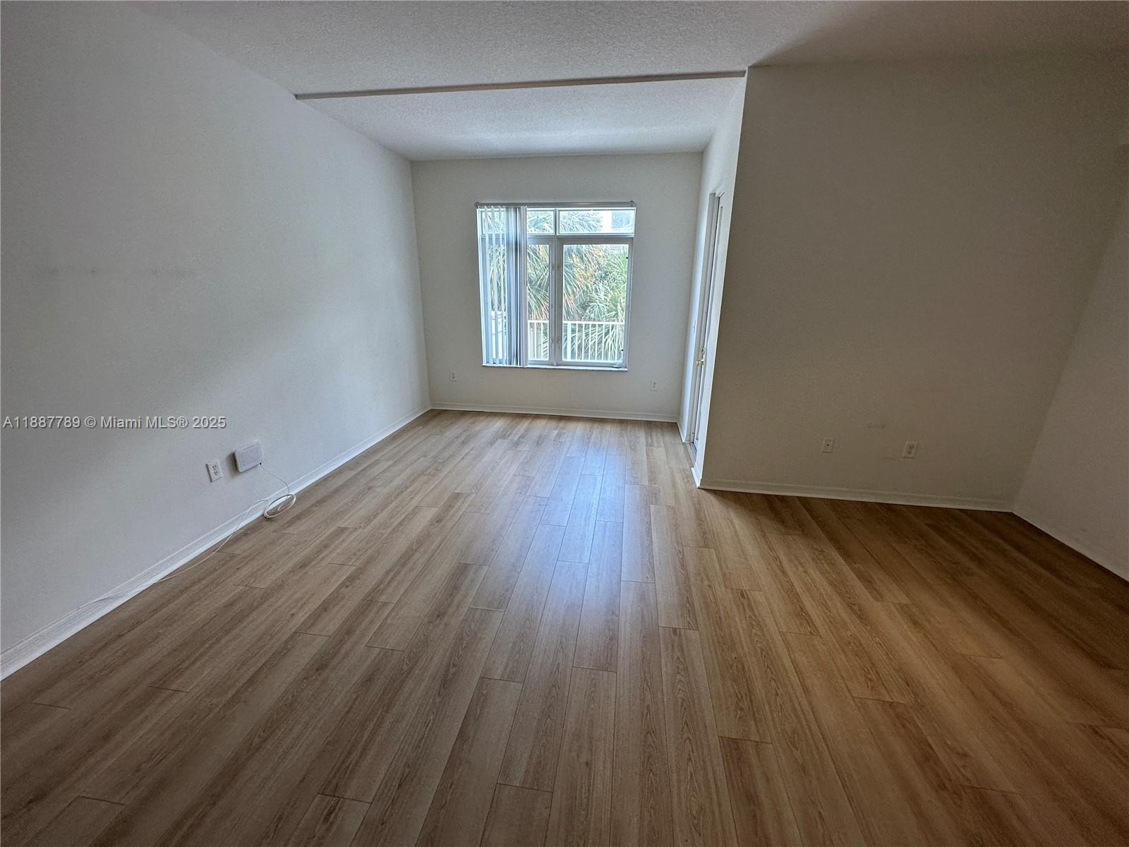 VILLAGE AT ABACOA CONDO - Residential Lease