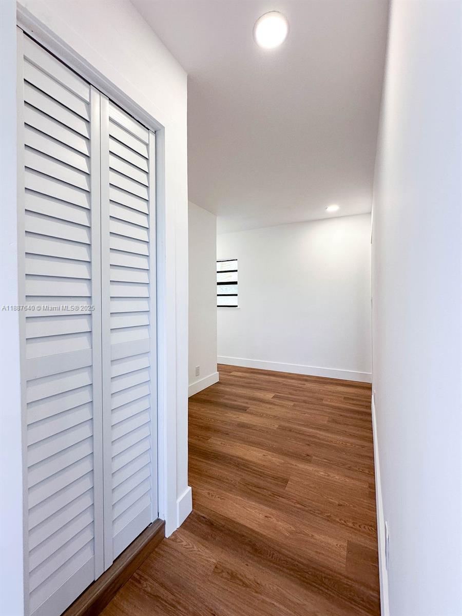 HOLLYWOOD LAKES SECTION - Residential