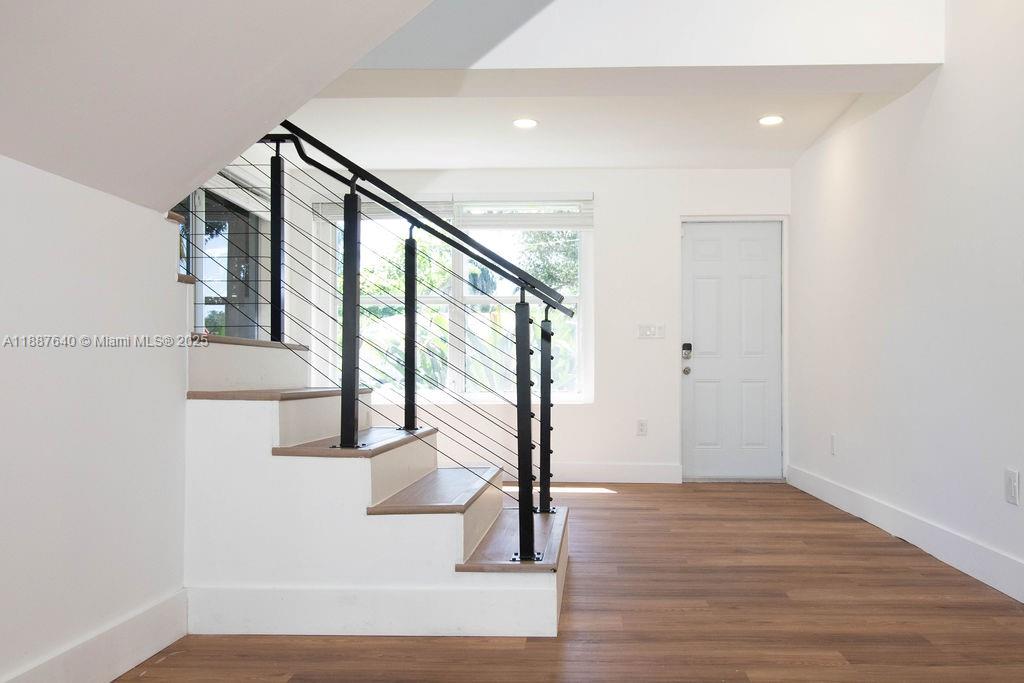 HOLLYWOOD LAKES SECTION - Residential