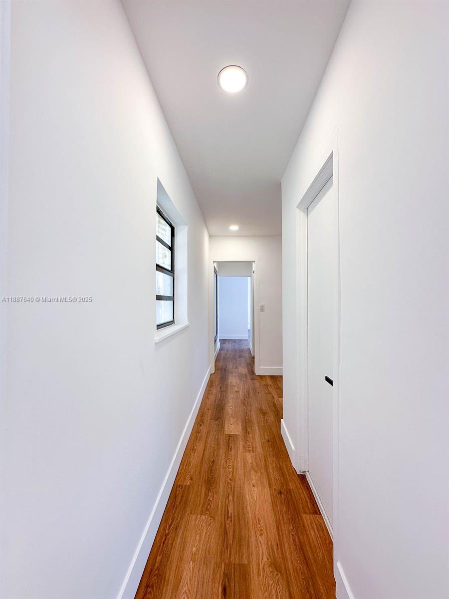 HOLLYWOOD LAKES SECTION - Residential