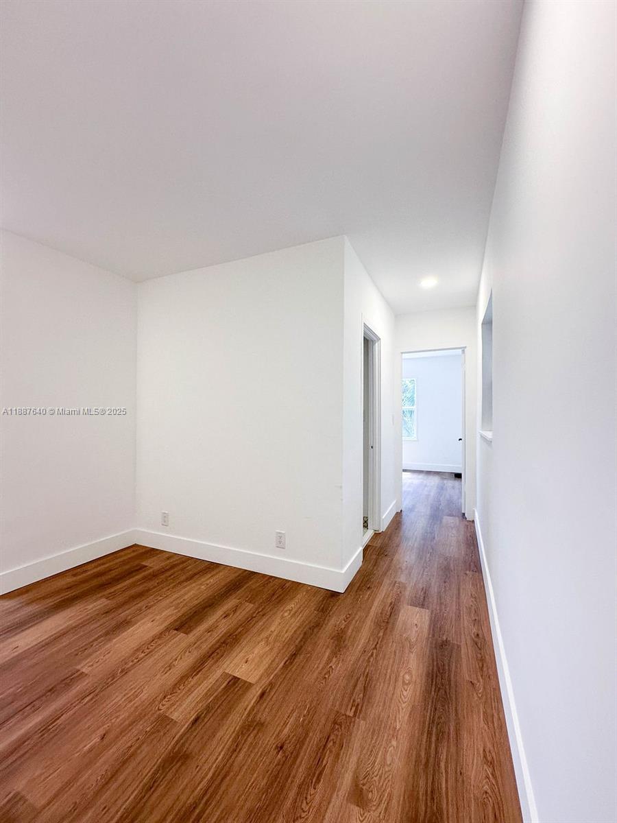 HOLLYWOOD LAKES SECTION - Residential