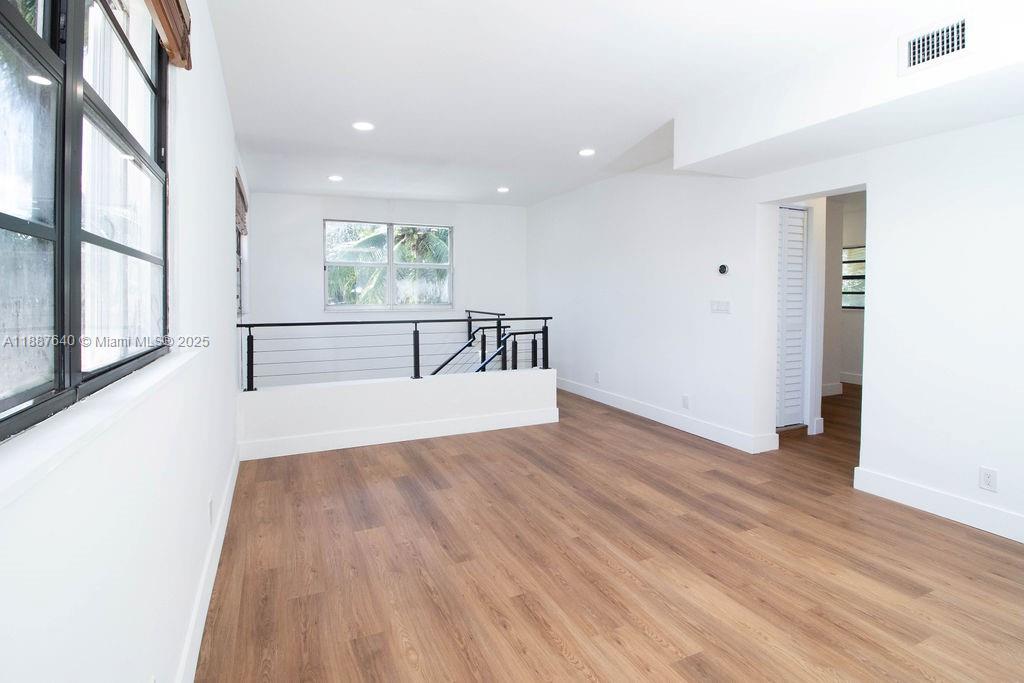 HOLLYWOOD LAKES SECTION - Residential